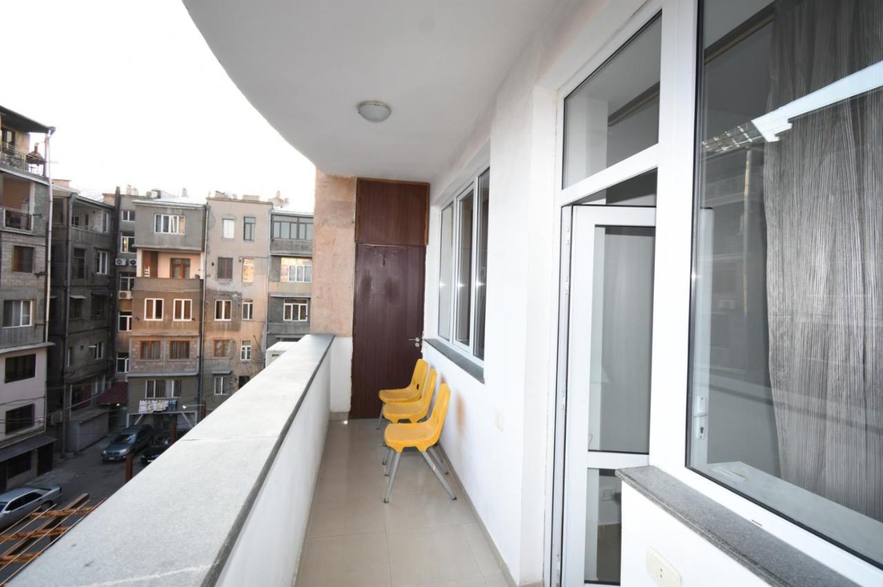 Mini Hotel Jerevan Exteriör bild