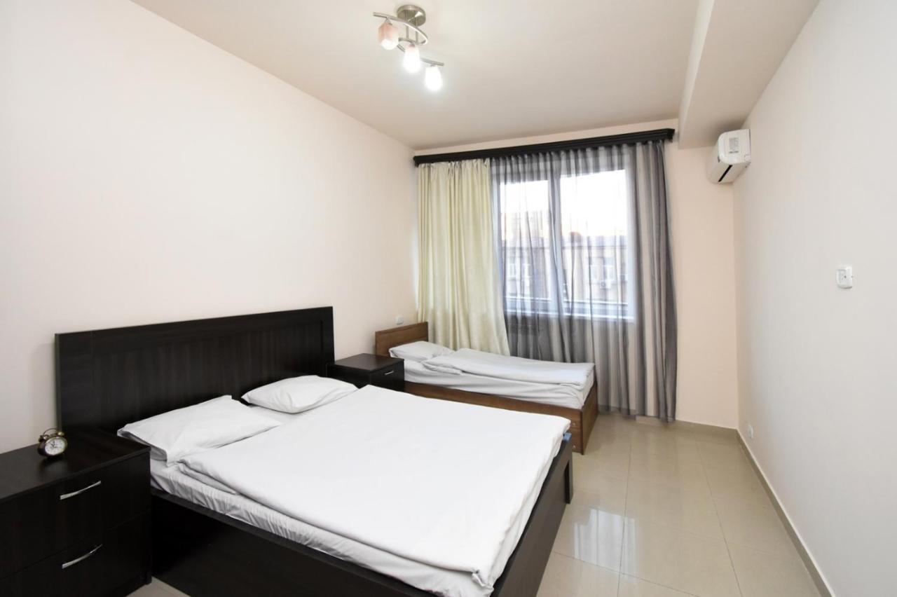 Mini Hotel Jerevan Exteriör bild