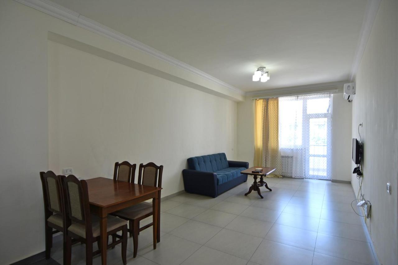 Mini Hotel Jerevan Exteriör bild